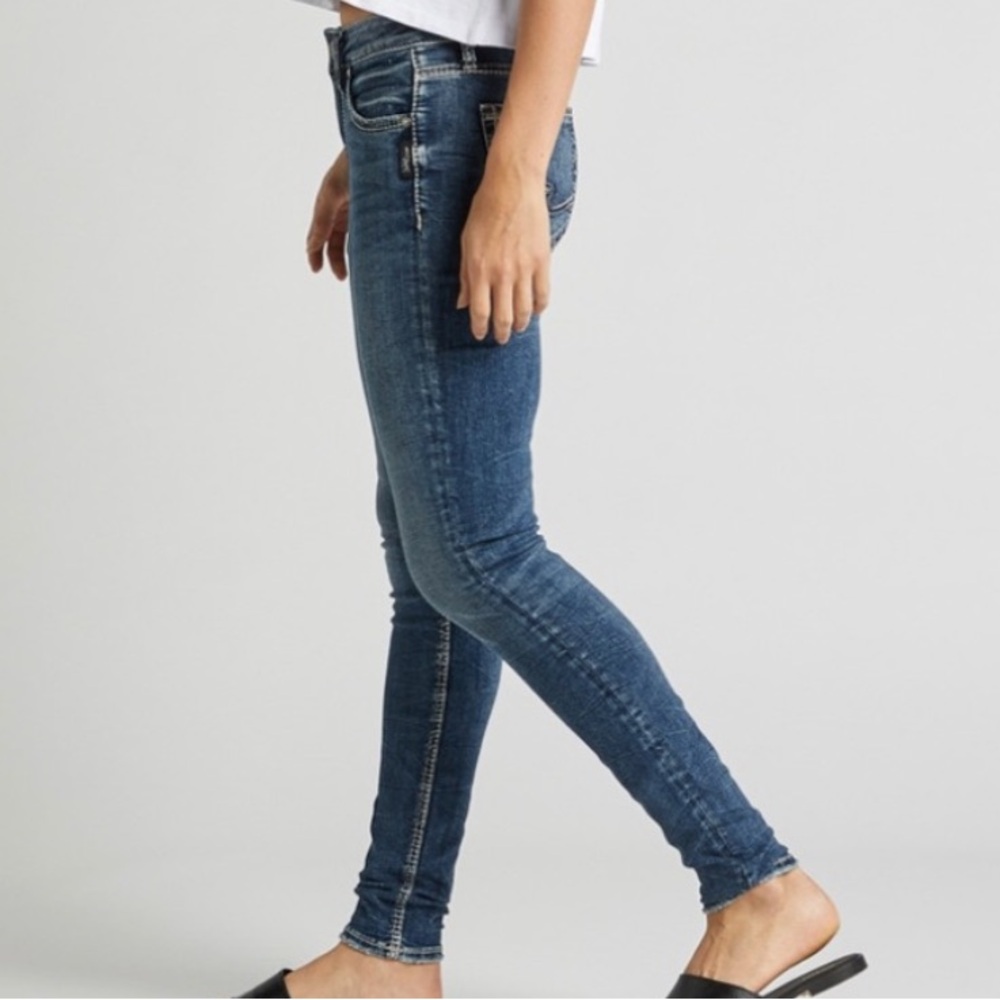 Silver Avery Skinny Jeans.